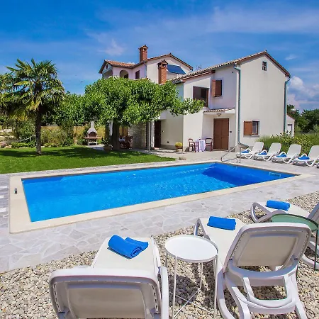 Peaceful In With Swimming Pool And Jacuzzi * Vosteni