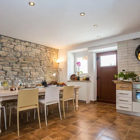 Villa Peaceful In With Swimming Pool And Jacuzzi Vosteni