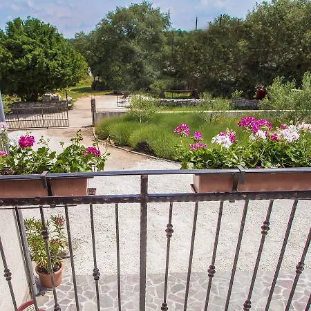 Peaceful In With Swimming Pool And Jacuzzi Villa Vosteni